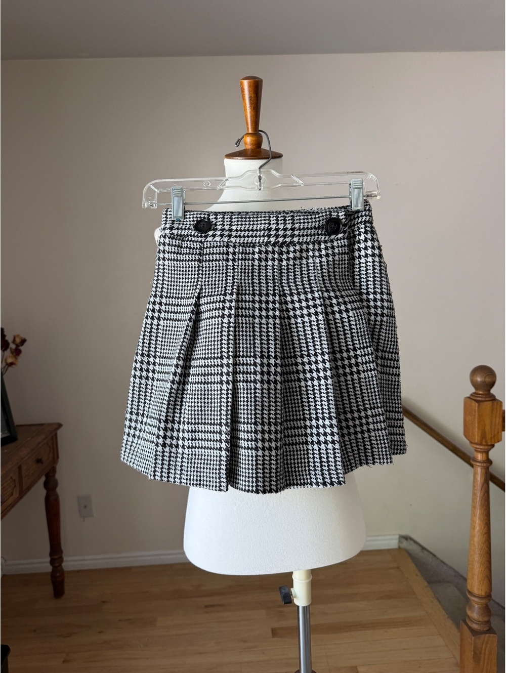 Black White Houndstooth Mini Skirt - Size US XS Women’s